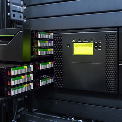 streamer, tape library for data backup in the server rack in the datacenter.